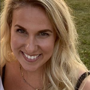 Meet your Posher, Roxanne